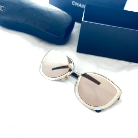 Chanel cat eye sunglassess with case, box, and new wipe - Picture 2 of 3